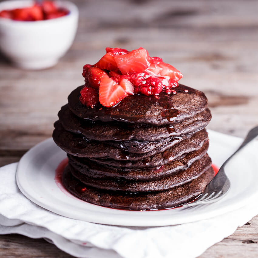 high protein healthy sugar and gluten free chocolate oat pancakes