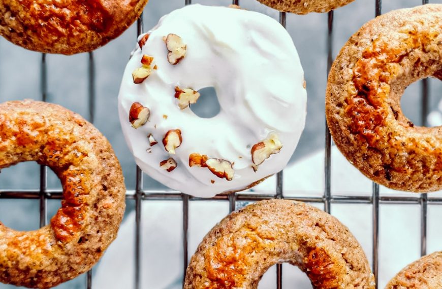 CARROT CAKE PROTEIN DONUTS